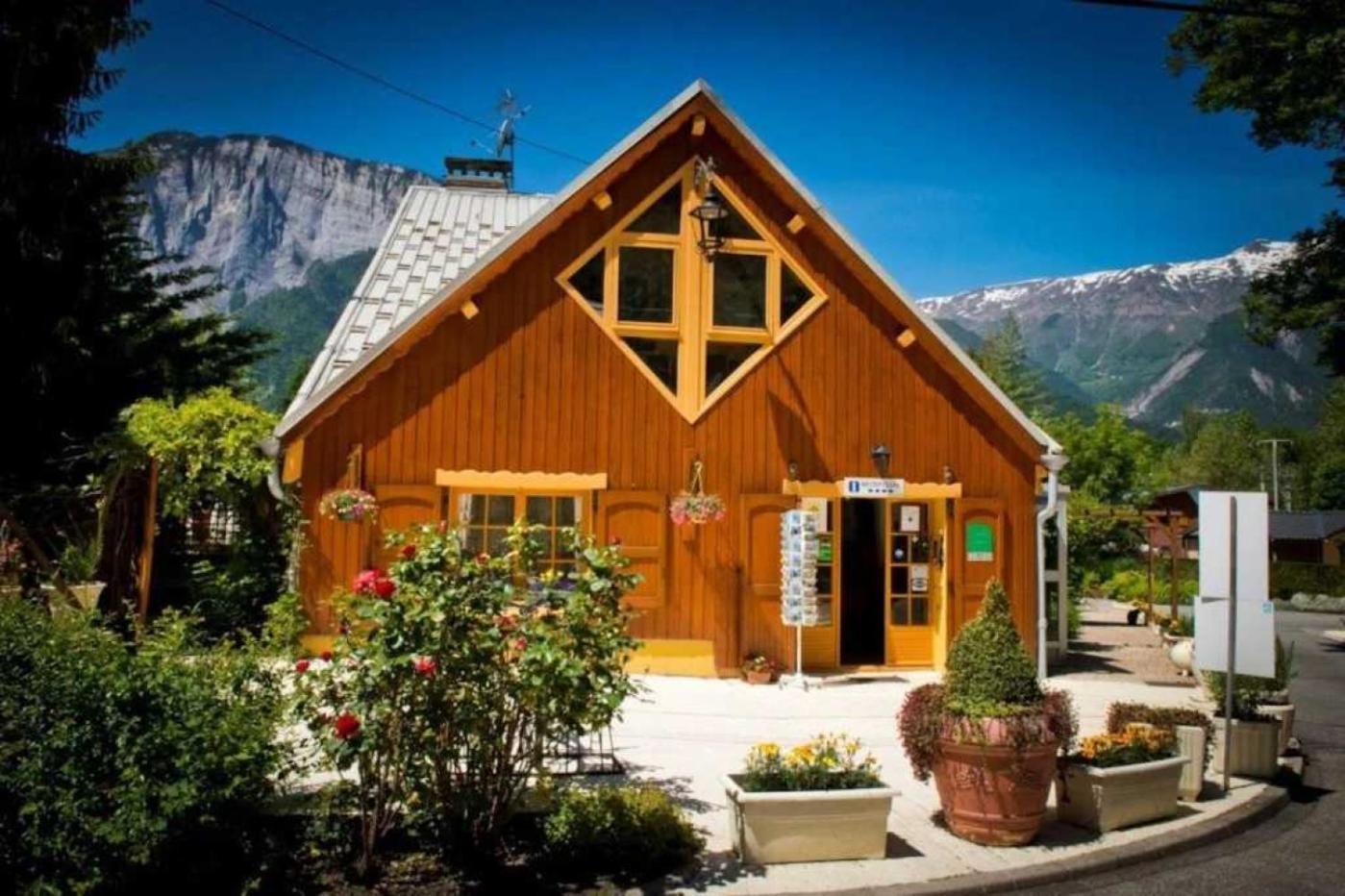 Camping 5 Etoiles - Piscine - Eeceff Le Bourg-dʼOisans Esterno foto